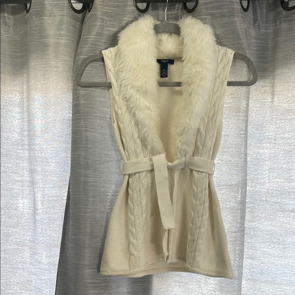 GAP Kids White Knit Vest with Faux Fur Collar